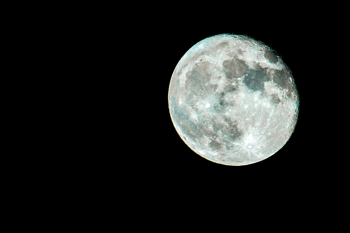 Full Color-Moon